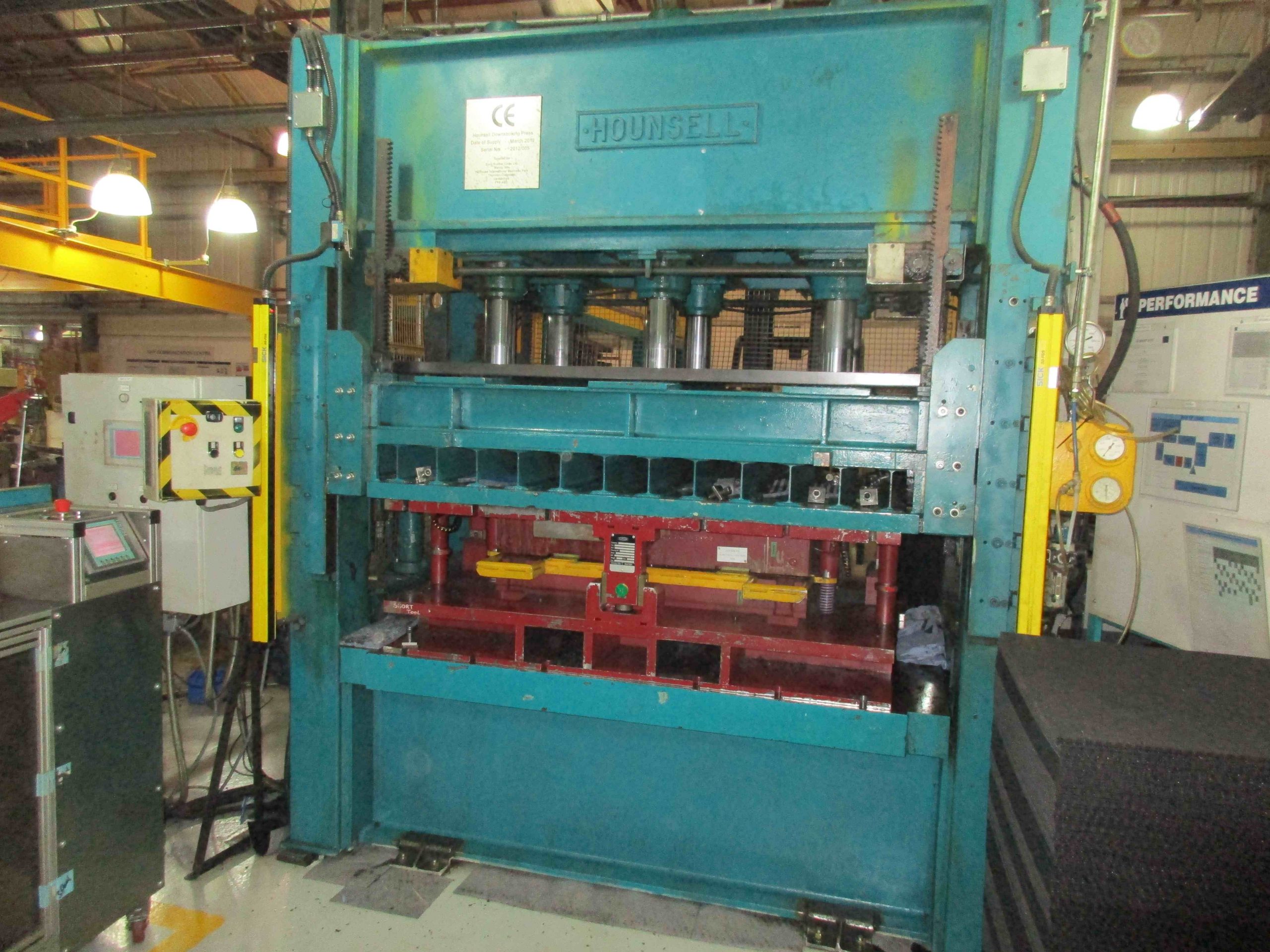 Hounsell 200ton press Zebra Worldwide Machinery Ltd